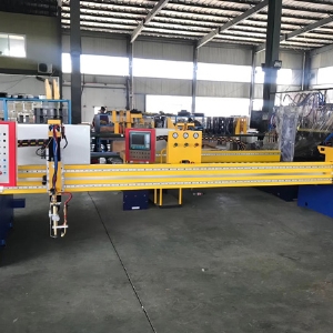 龍門(mén)式焊接機器人