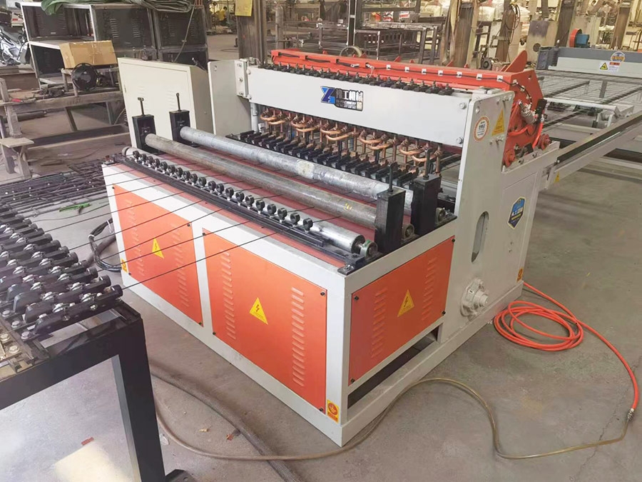 全自動(dòng)焊網(wǎng)機3